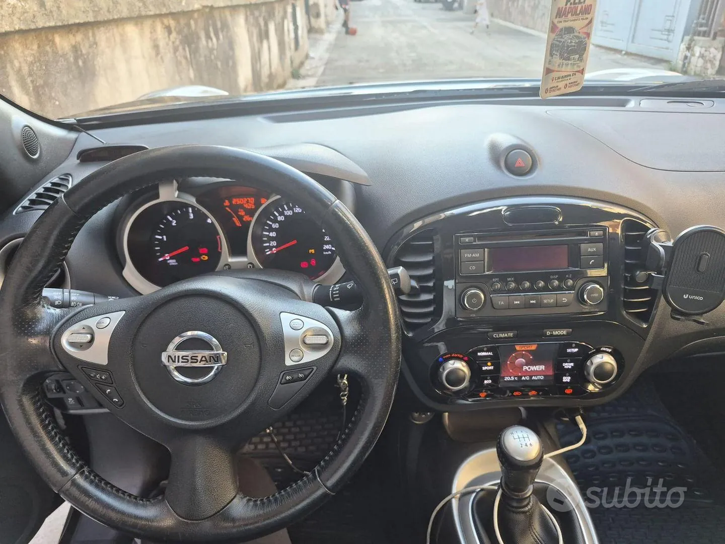 Nissan Juke 2012 photo 4