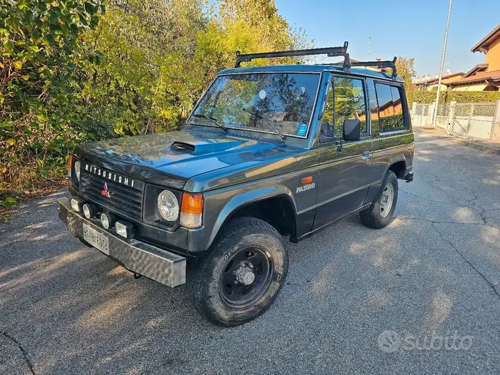 Mitsubishi Pajero 1989 photo 2