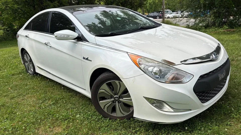 Hyundai Sonata 2015 photo 2