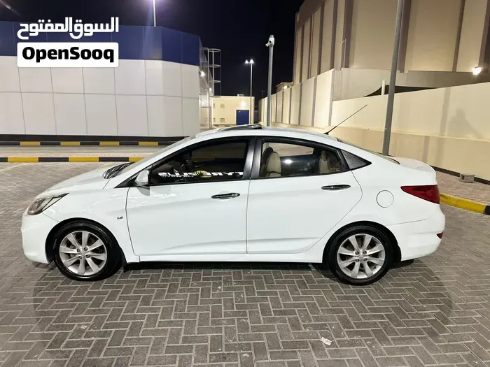 Hyundai Accent 2013 photo 2