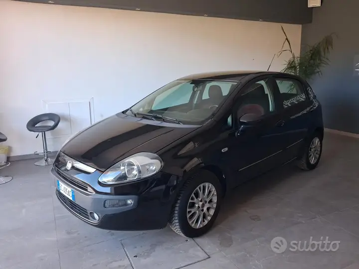 Fiat Grande Punto 2010 photo 5
