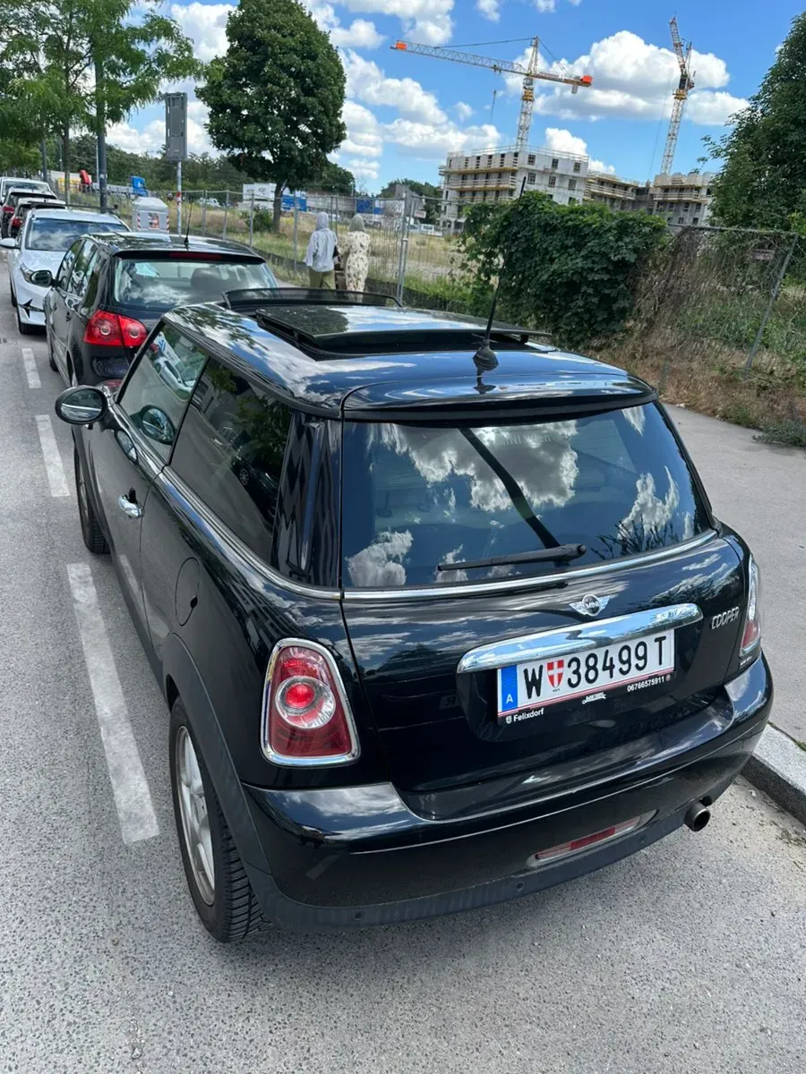 Mini Cooper 2010 photo 2
