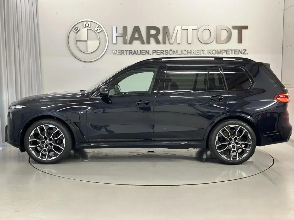 BMW X7 2025 photo 3