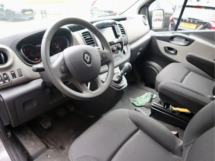 Renault Trafic 2019 photo 2