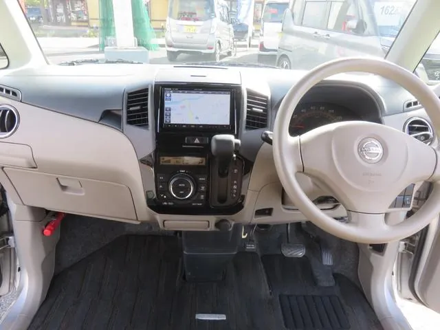 Nissan Roox 2012 photo 2