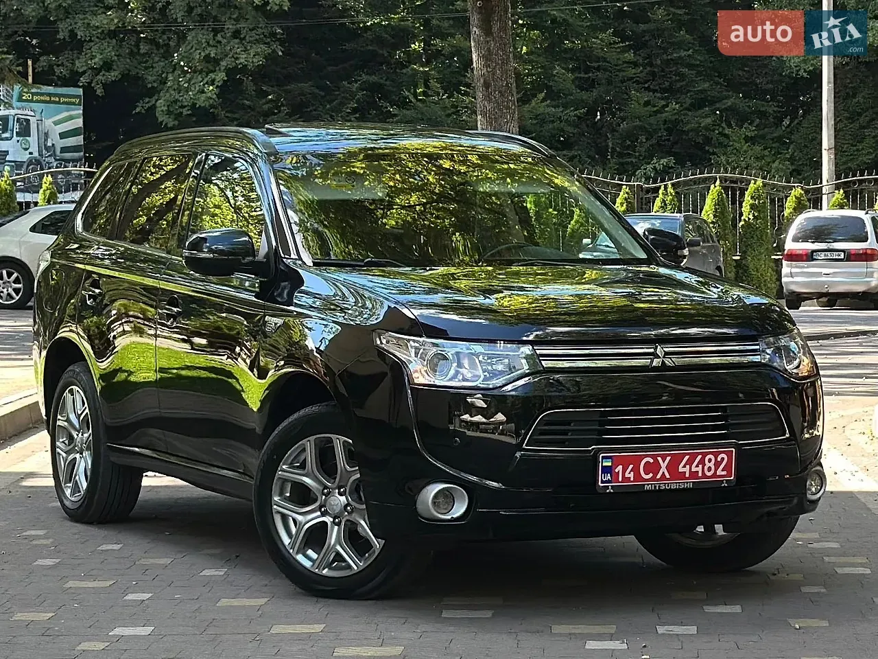 Mitsubishi Outlander 2015 photo 3