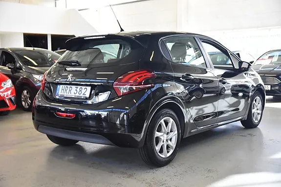 Peugeot 208 2015 photo 4