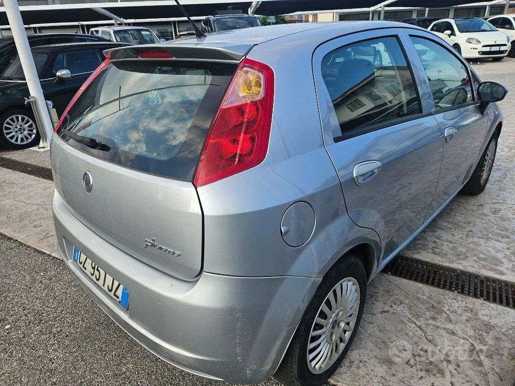 Fiat Grande Punto 2006 photo 5