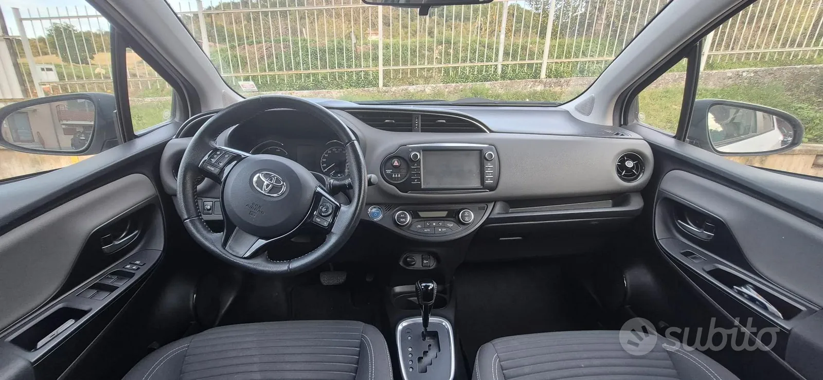 Toyota Yaris 2018 photo 2