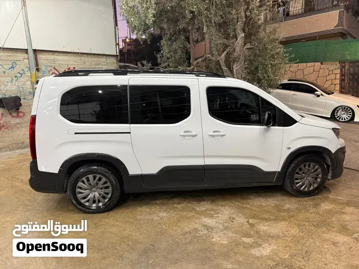 Peugeot Rifter 2023 photo 2