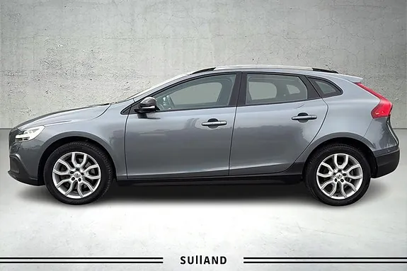 Volvo V40 Cross Country 2017 photo 2
