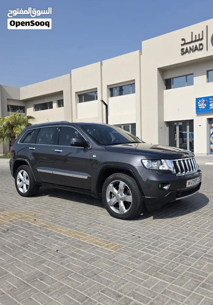 Jeep Grand Cherokee L 2011 photo 3