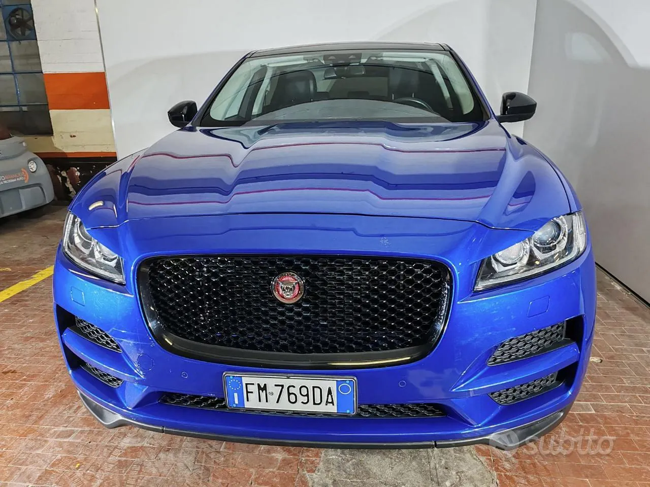 Jaguar F-Pace 2017 photo 2