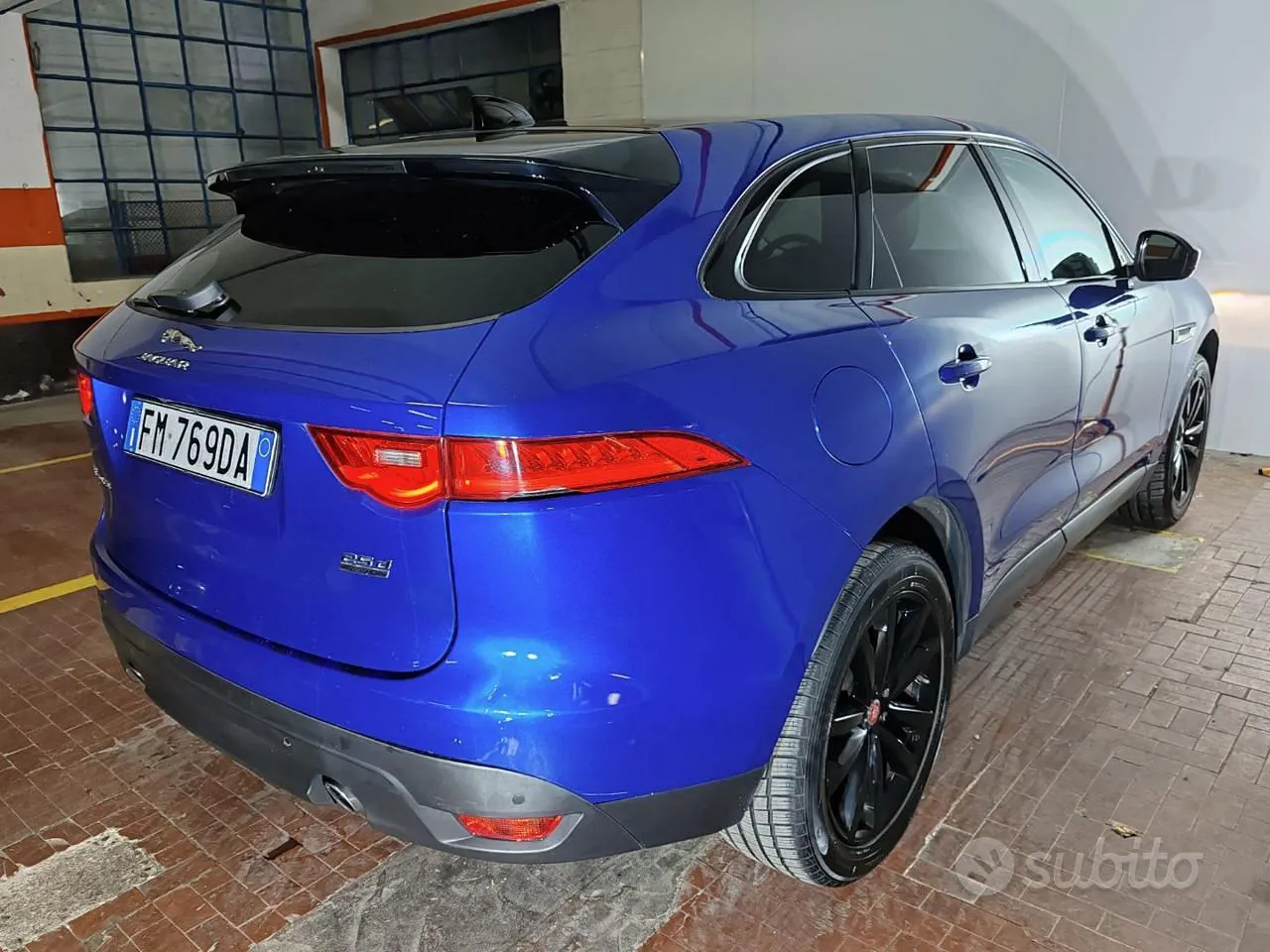 Jaguar F-Pace 2017 photo 4