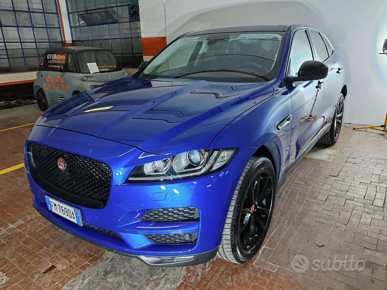 Jaguar F-Pace 2017 photo 3