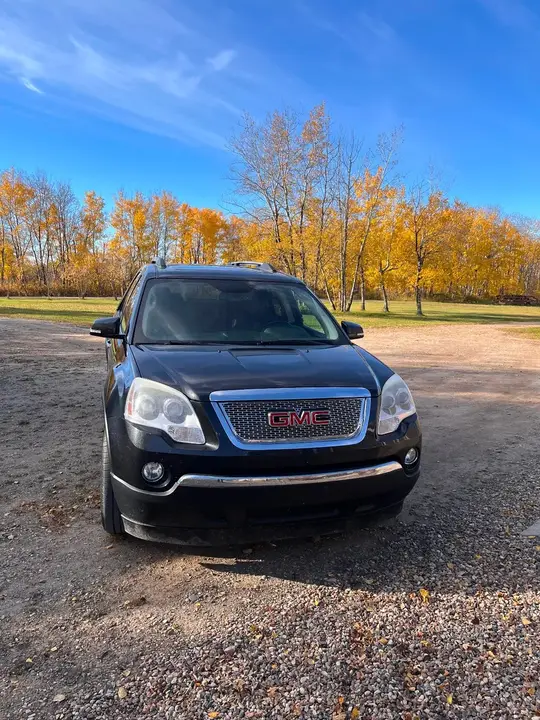 GMC Acadia 2012 photo 2