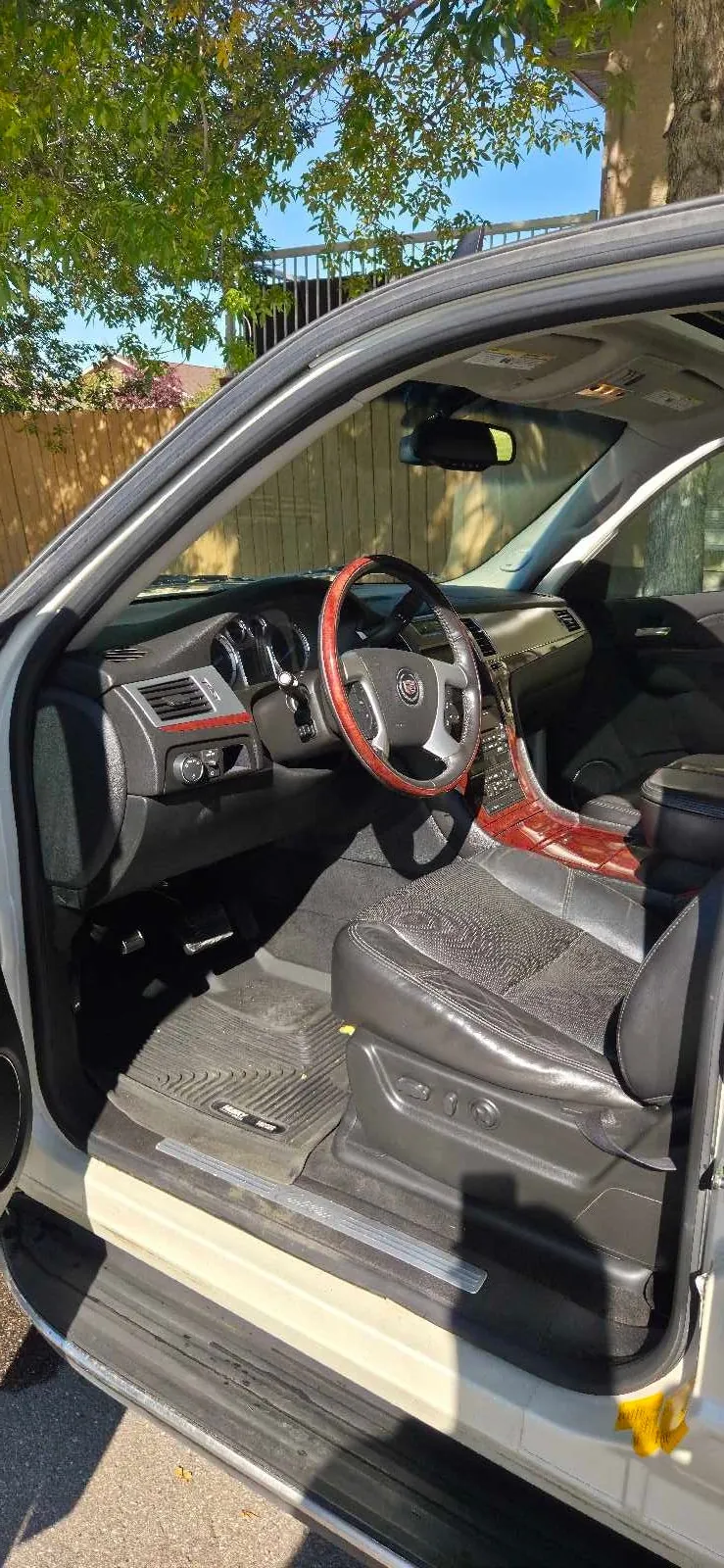 Cadillac Escalade 2010 photo 3