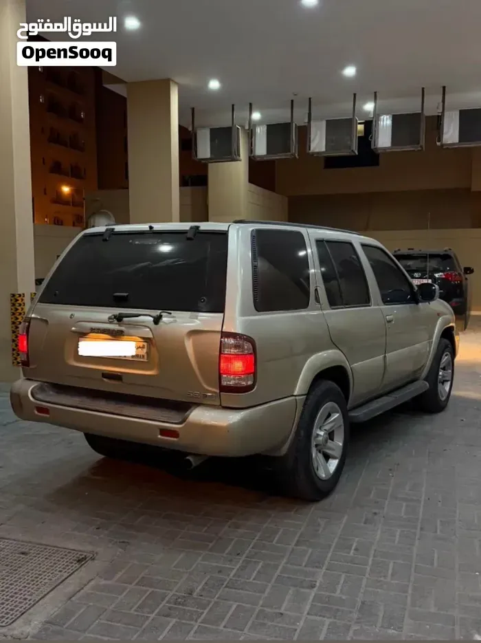 Nissan Pathfinder 2003 photo 2