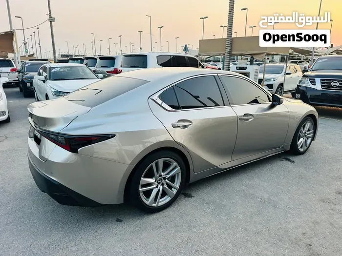 Lexus Is 300 2024 photo 4