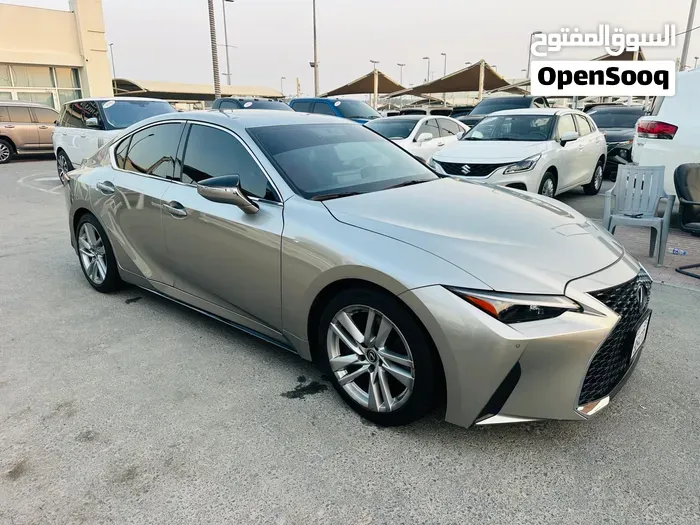 Lexus Is 300 2024 photo 3