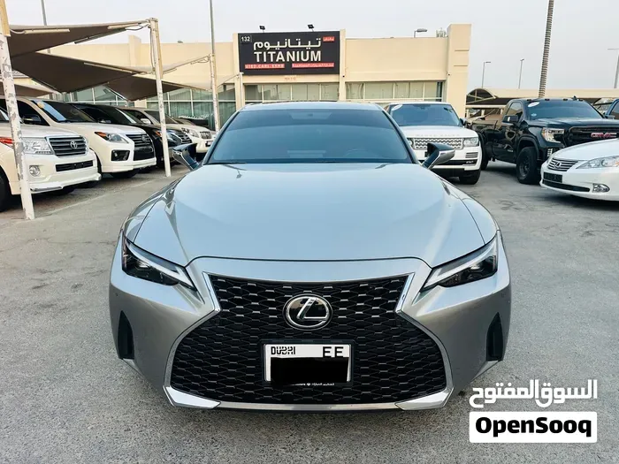 Lexus Is 300 2024 photo 2