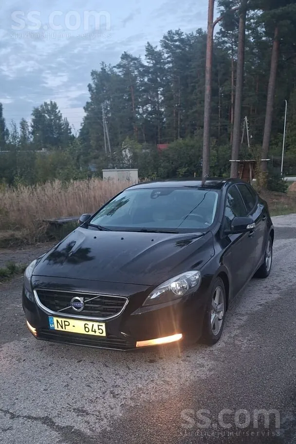 Volvo V40 2014 photo 2