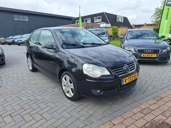 Volkswagen Polo 2006 photo 2