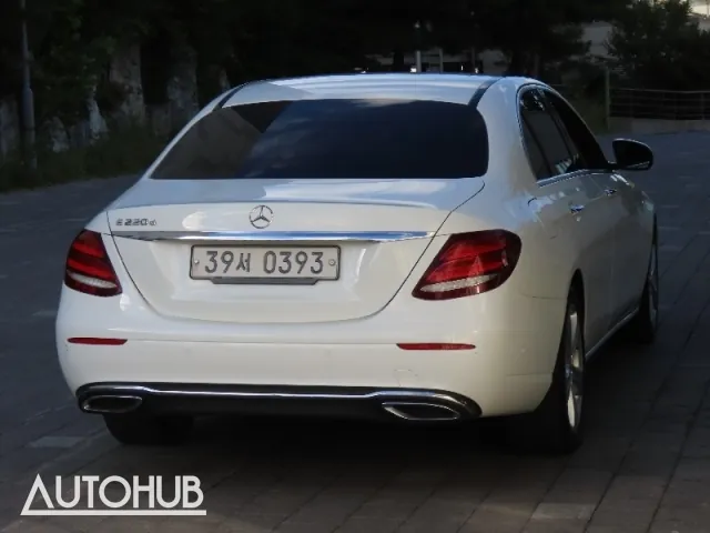 Mercedes-Benz E-Class 2016 photo 3