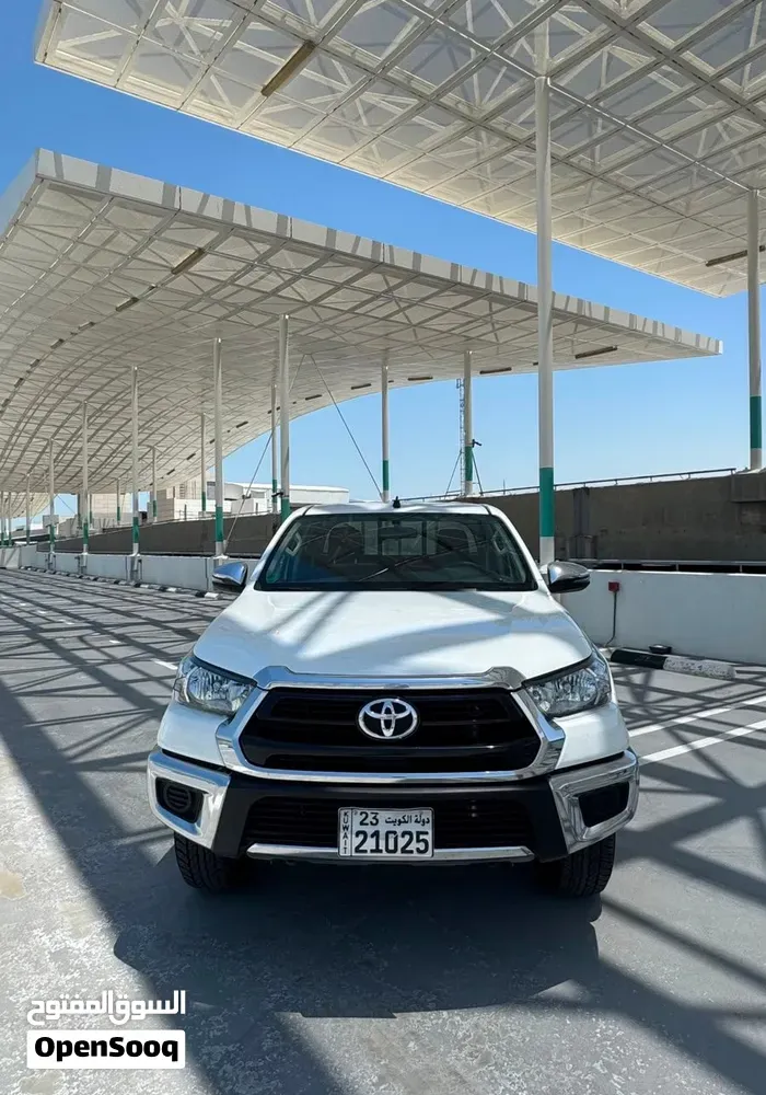 Toyota Hilux 2025 photo 2