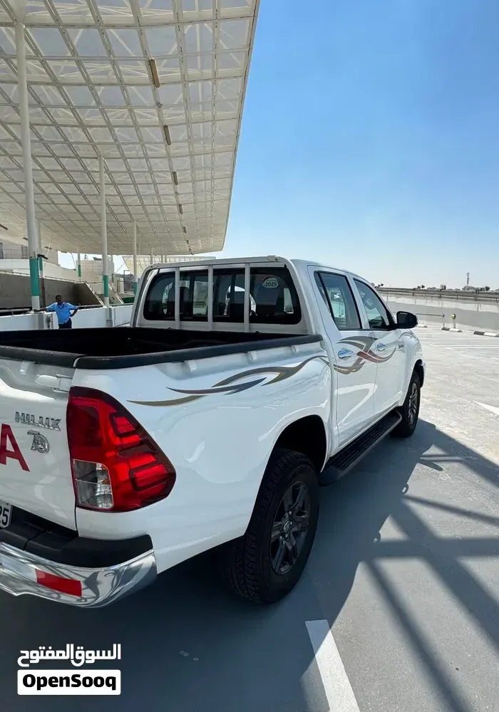 Toyota Hilux 2025 photo 4
