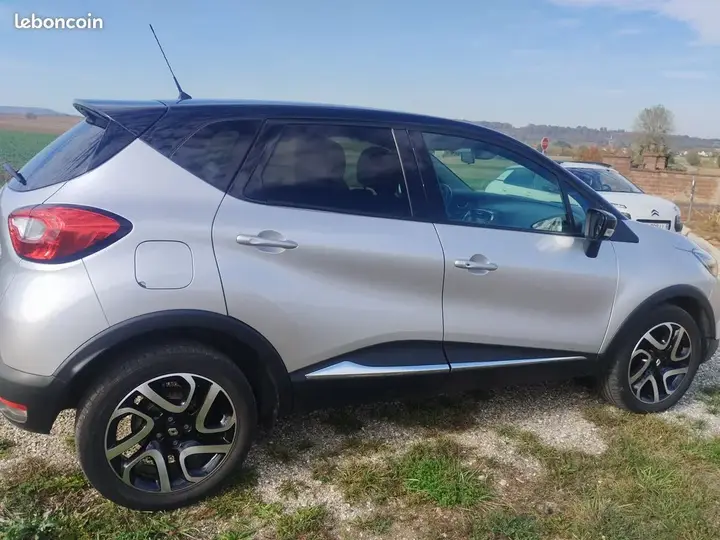 Renault Captur 2016 photo 2