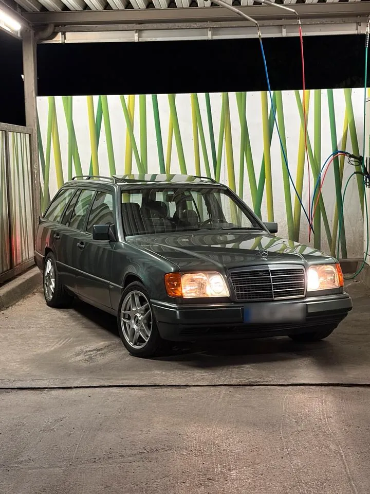 Mercedes-Benz W124