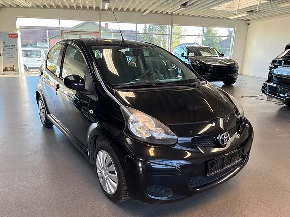 Toyota Aygo 2011 photo 2