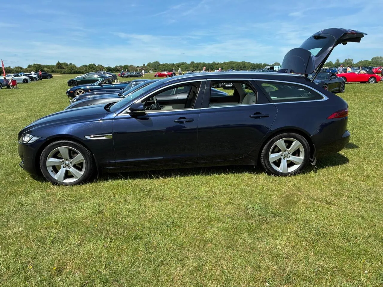 Jaguar Xf 2018 photo 3