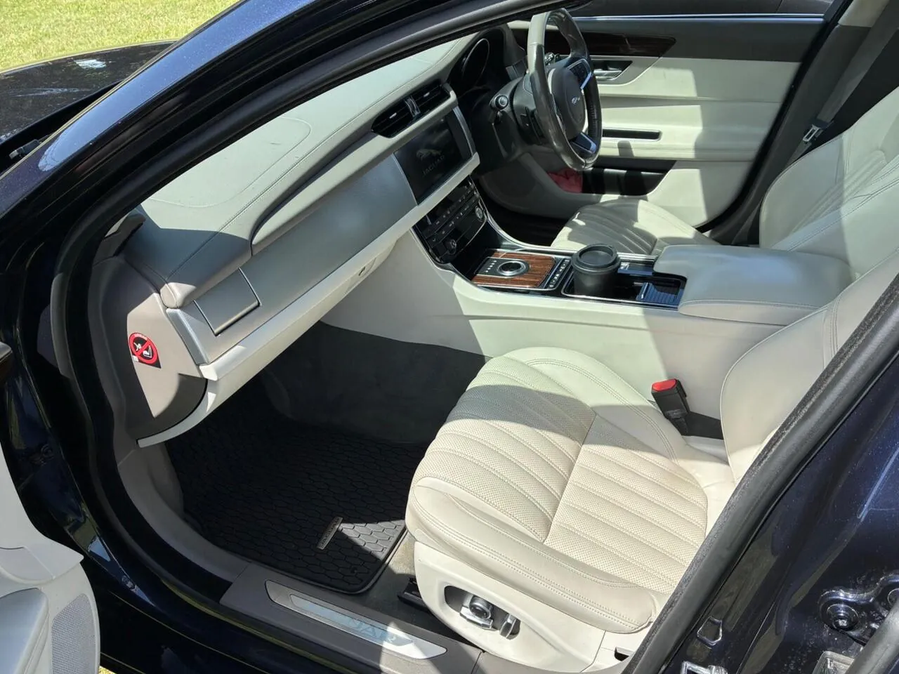 Jaguar Xf 2018 photo 5