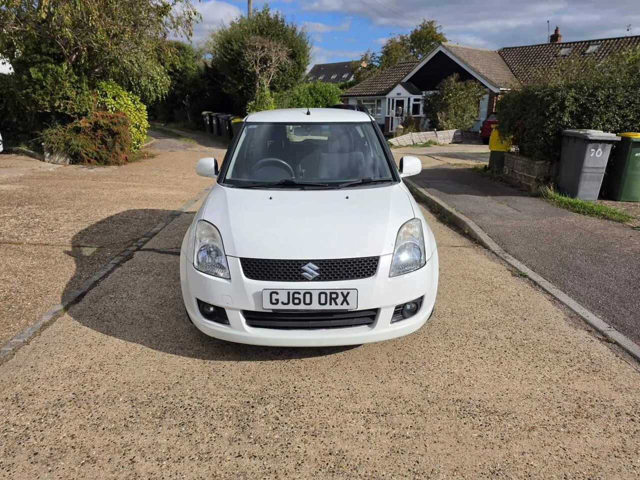 Suzuki Swift 2010 photo 2