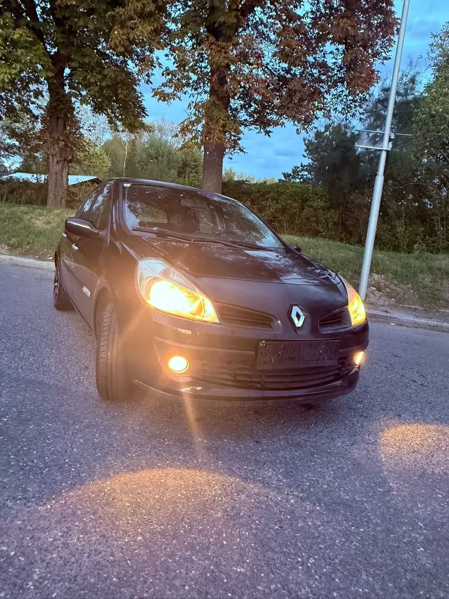 Renault Clio 2007 photo 2