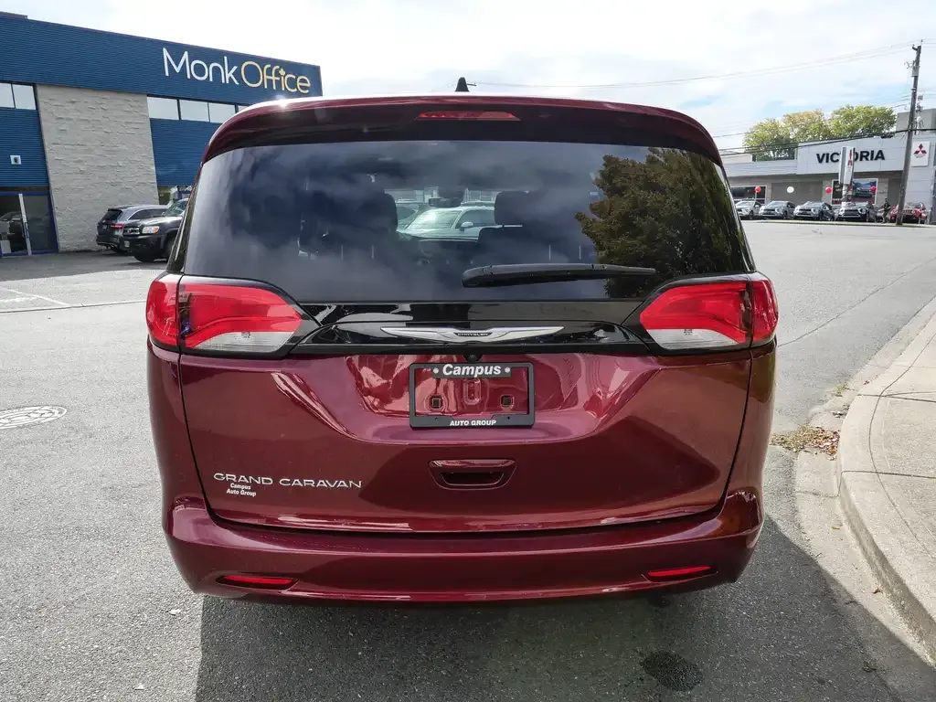 Chrysler Grand Caravan 2023 photo 5