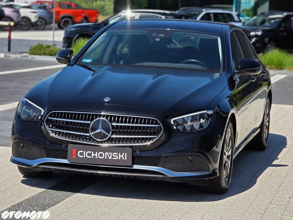 Mercedes-Benz E-Class 2022 photo 2