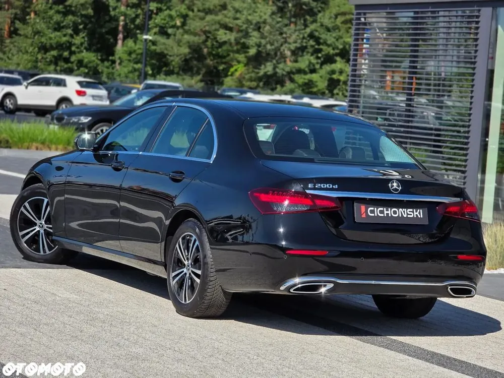 Mercedes-Benz E-Class 2022 photo 5