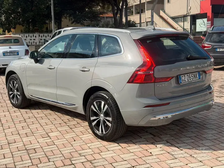 Volvo Xc60 2025 photo 2