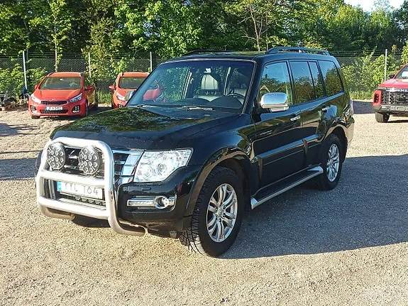 Mitsubishi Pajero 2017 photo 2
