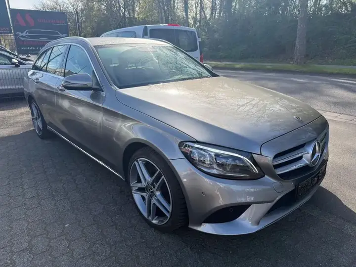 Mercedes-Benz C200