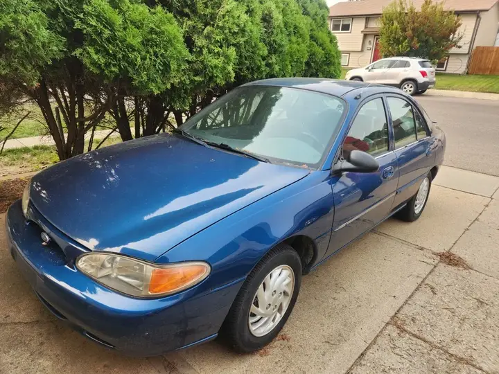 Ford Escort 1999 photo 3