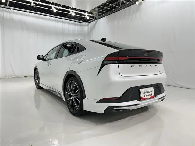 Toyota Prius Z 2026 photo 5