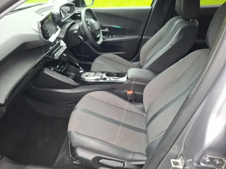 Peugeot E-2008 2022 photo 5