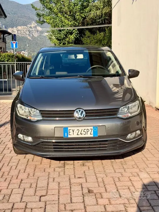 Volkswagen Polo 2015 photo 2