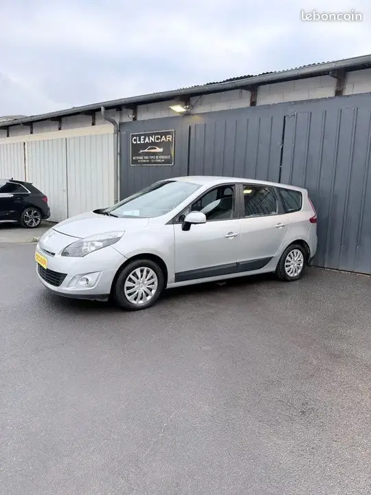 Renault Megane 2009 photo 2