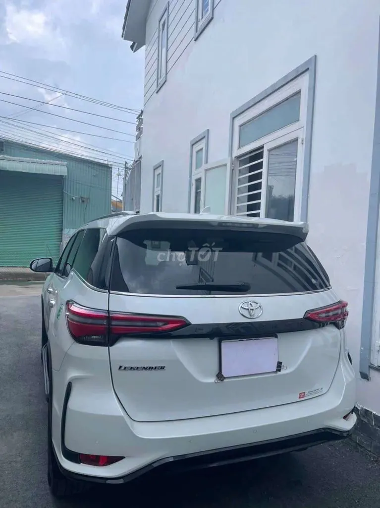Toyota Fortuner 2025 photo 2