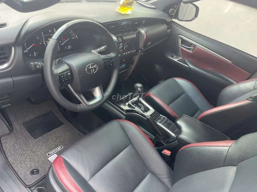 Toyota Fortuner 2025 photo 3